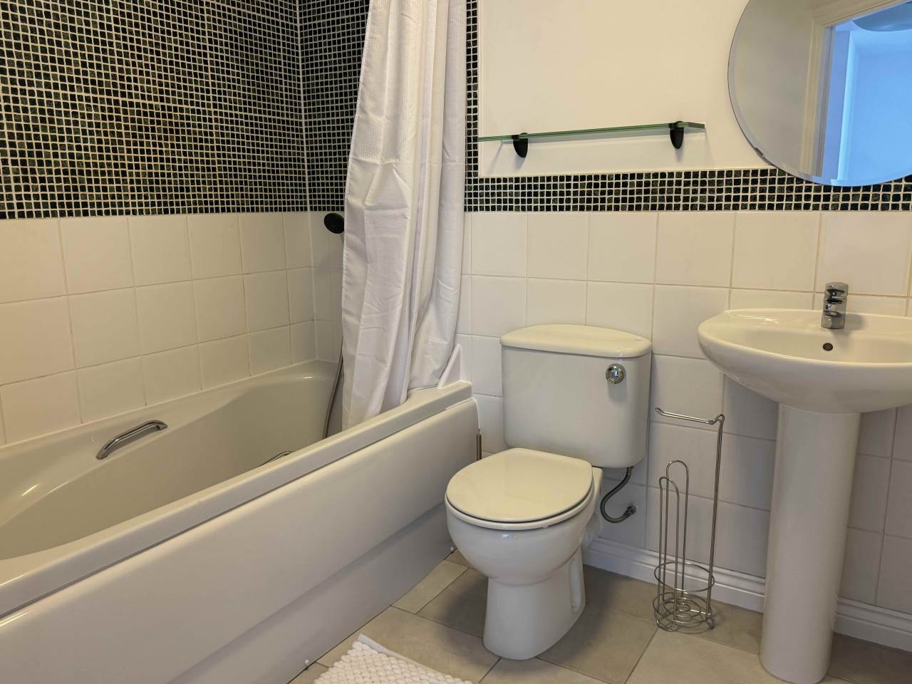 2 bed flat to rent in Constantine House, New North Road  - Property Image 6
