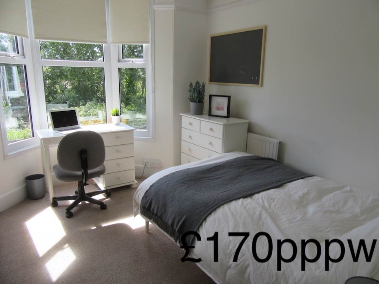 4 bed terraced house to rent in Danes Road  - Property Image 2