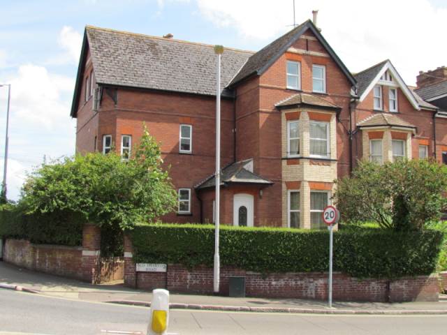 1 bed studio flat to rent in Old Tiverton Road, Exeter  - Property Image 1