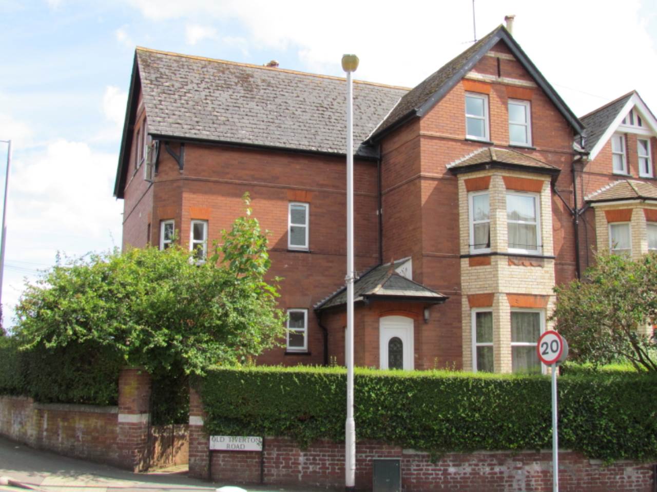 1 bed studio flat to rent in Old Tiverton Road, Exeter  - Property Image 1