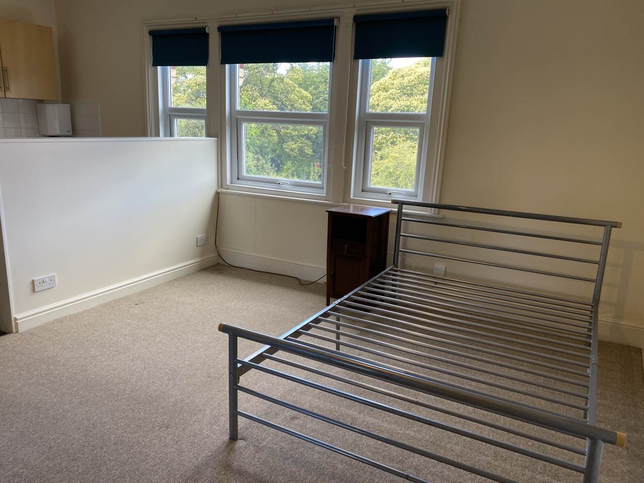 1 bed house / flat share to rent in Powderham Crescent  - Property Image 2