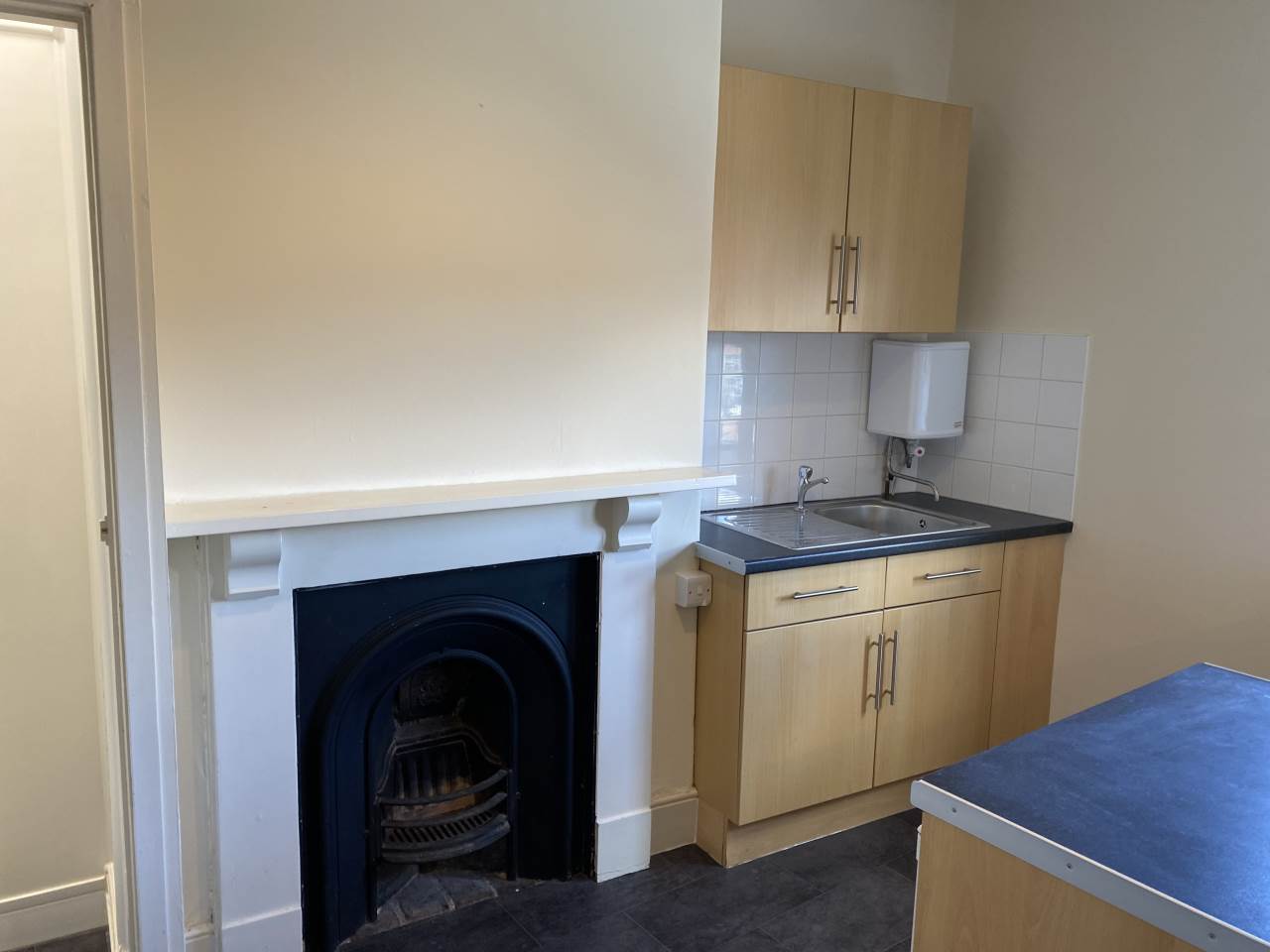 1 bed house / flat share to rent in Powderham Crescent  - Property Image 5