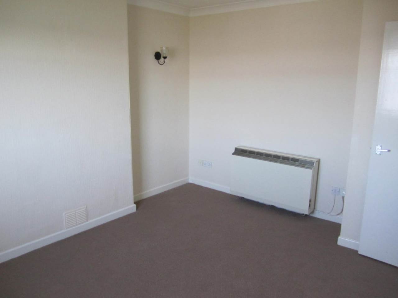 1 bed flat to rent in Alexandra House, Starcross  - Property Image 4