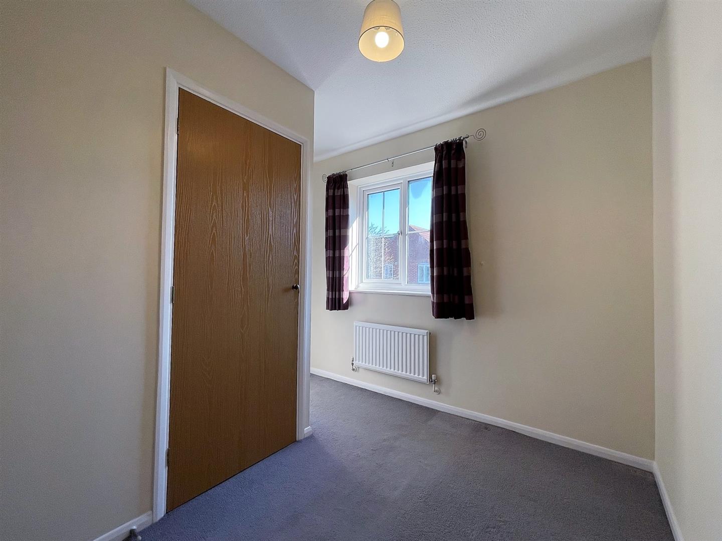 3 bed terraced house to rent in The Pines, Basildon  - Property Image 9