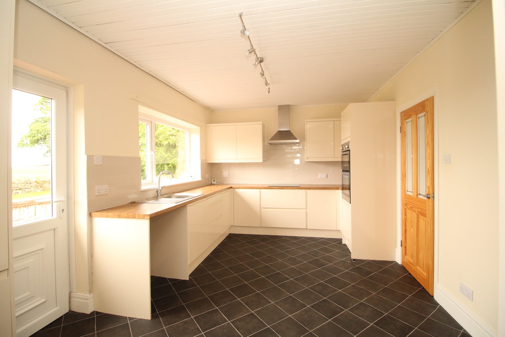 3 bed detached bungalow to rent, Newcastle Upon Tyne  - Property Image 3