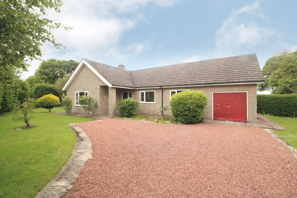 3 bed detached bungalow to rent, Newcastle Upon Tyne  - Property Image 1