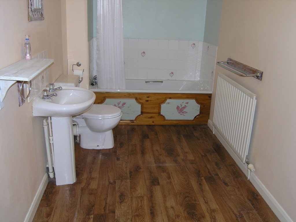 2 bed terraced house to rent, Harrogate 2