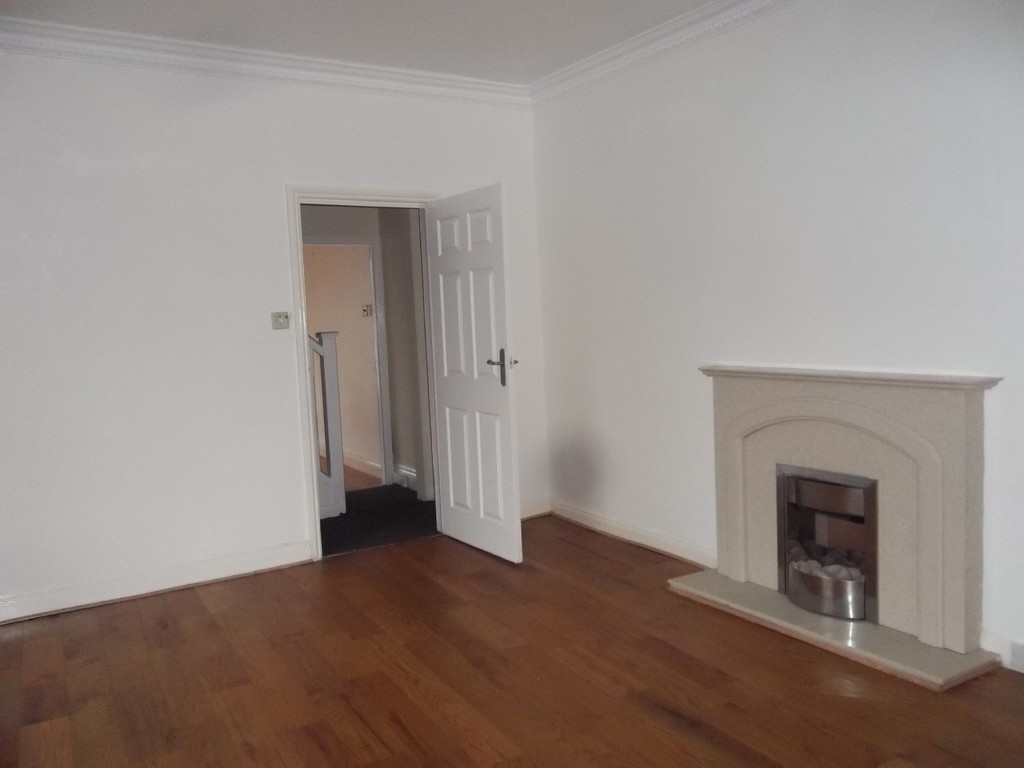 3 bed apartment to rent in Aldwych Street, South Shields 1