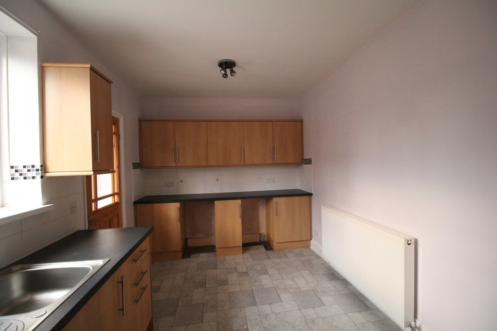 3 bed end of terrace house to rent in Windsor Terrace, Choppington 2