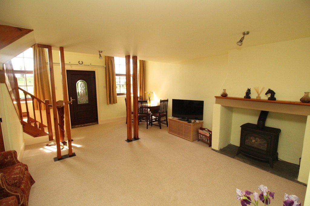 2 bed cottage to rent in Lowgate, Hexham 1