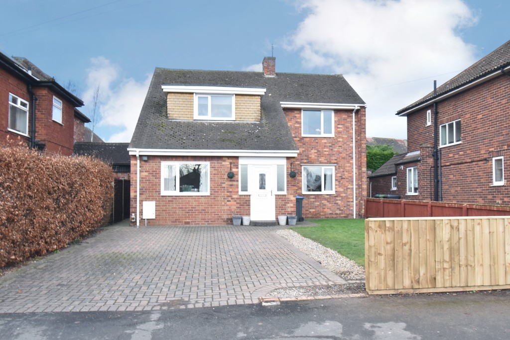 3 bed detached house for sale in Crosby Road, Northallerton  - Property Image 1