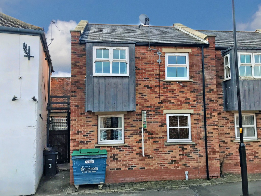 3 bed apartment to rent in The Applegarth, Northallerton 1
