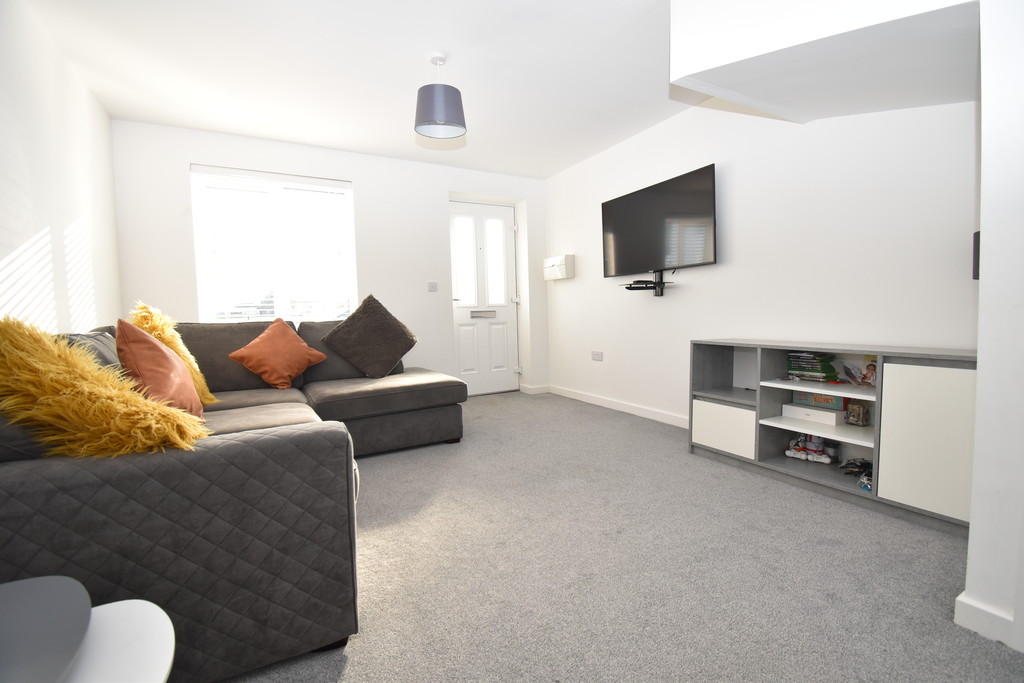3 bed town house for sale in Friars Close, Northallerton 2