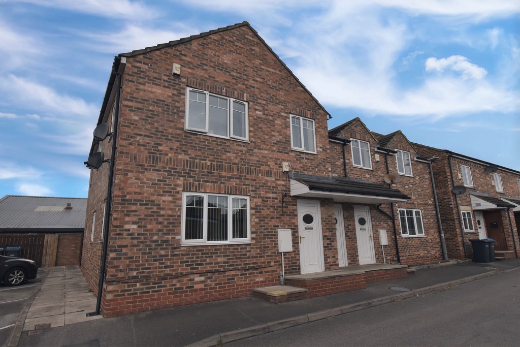 2 bed apartment to rent in Friarage Mount, Northallerton, DL6 