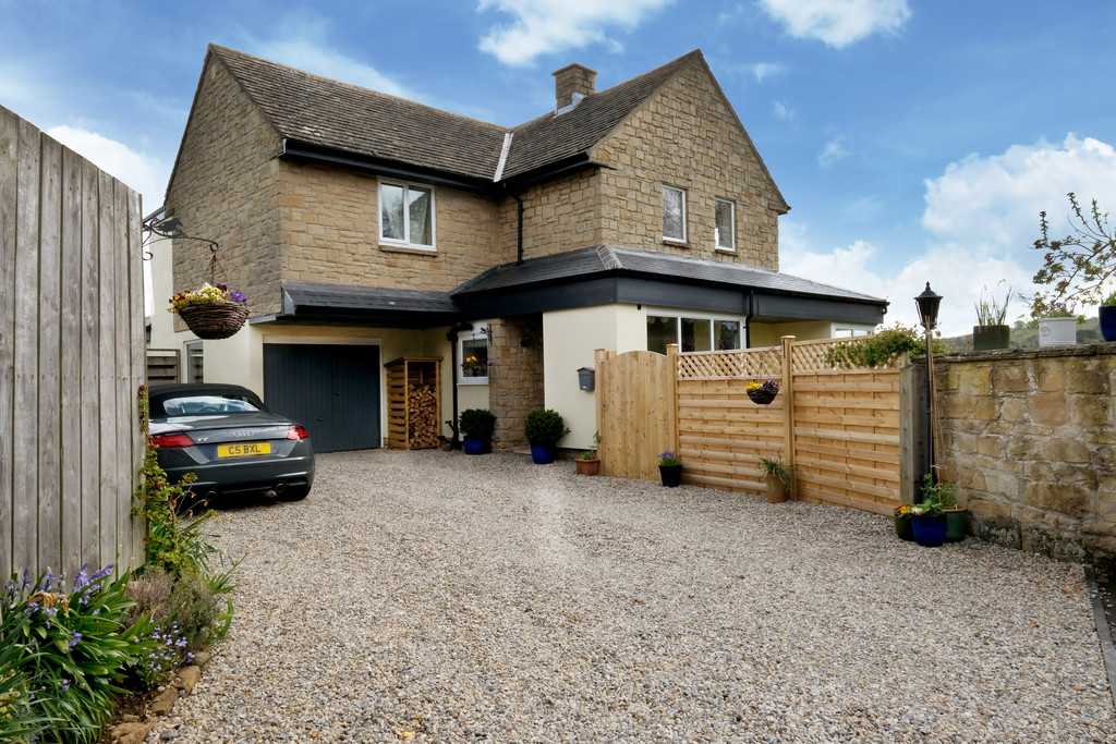5 bed detached house for sale in Waynriggs Close, Hexham 1