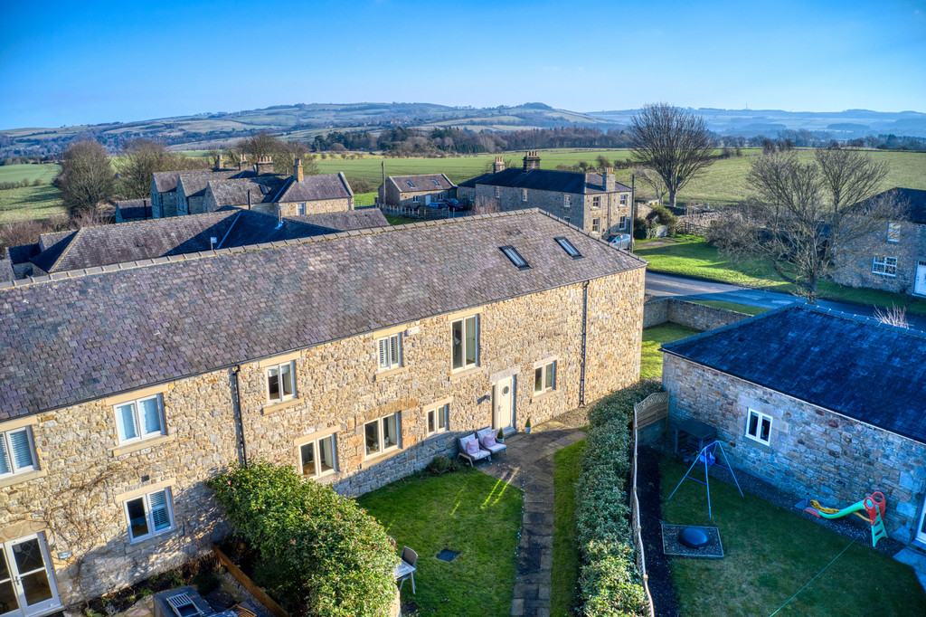 Croft Barn is a stunning three bedroom barn conversion set in a beautiful countryside setting within the hamlet of Broomley, Stocksfield. The barn enjoys many noteworthy features including deep window sills, exposed stone walls and feature windows.