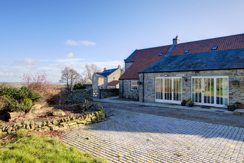 3 bed barn conversion for sale in Emms Hill Barns, Bishop Auckland, DL13