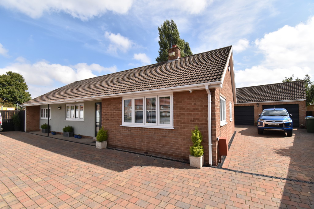 3 bed detached bungalow for sale in Stokesley Road, Northallerton, DL6 