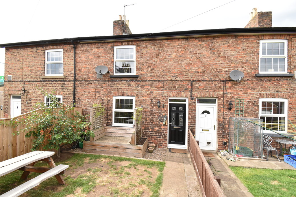 2 bed terraced house for sale in Mowbray Terrace, Northallerton, DL7 