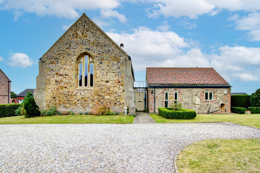 A rare opportunity to purchase this unique Grade II* listed chapel which has considerable history & character together with  luxurious accommodation  including a recently installed Wren kitchen, sitting room with vaulted ceiling & 3 bedrooms the Master having stunning views over open countryside. Viewing essential.