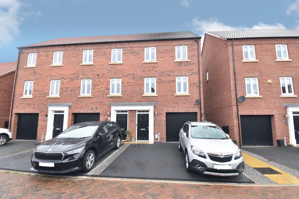 3 bed town house for sale in Castlegate Road, Northallerton, DL7 