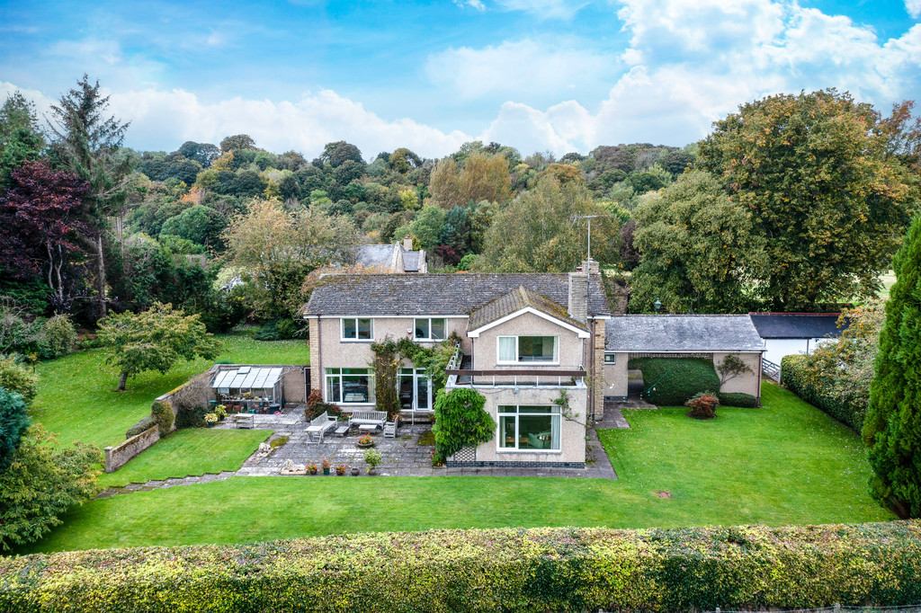A unique equestrian and lifestyle property within walking distance of the historic market town of Morpeth. The 5 bedroom property is set within 22.09 acres, including an outbuilding with stables and a Grade II listed Abbey ruins.