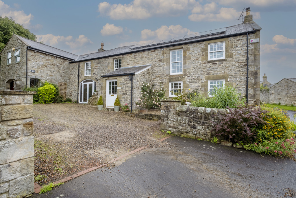 4 bed barn conversion for sale, Hexham 1