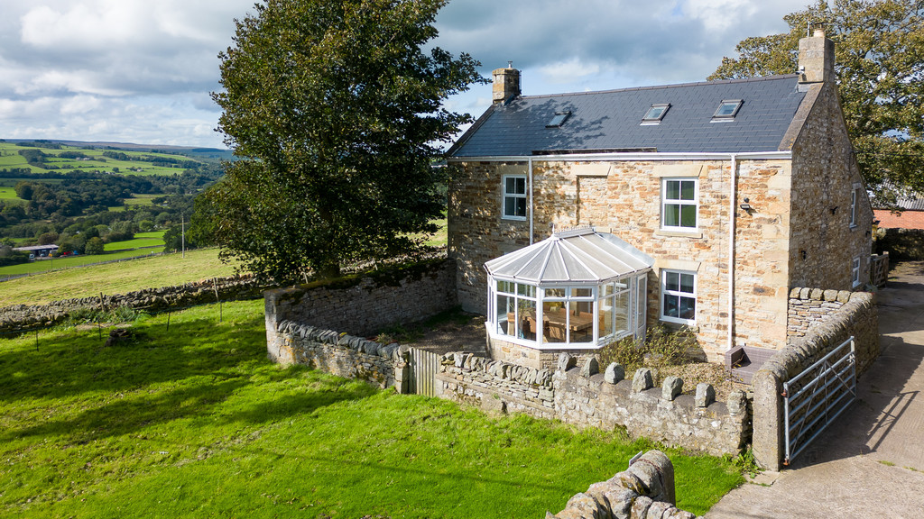 3 bed farm house for sale, Hexham 1