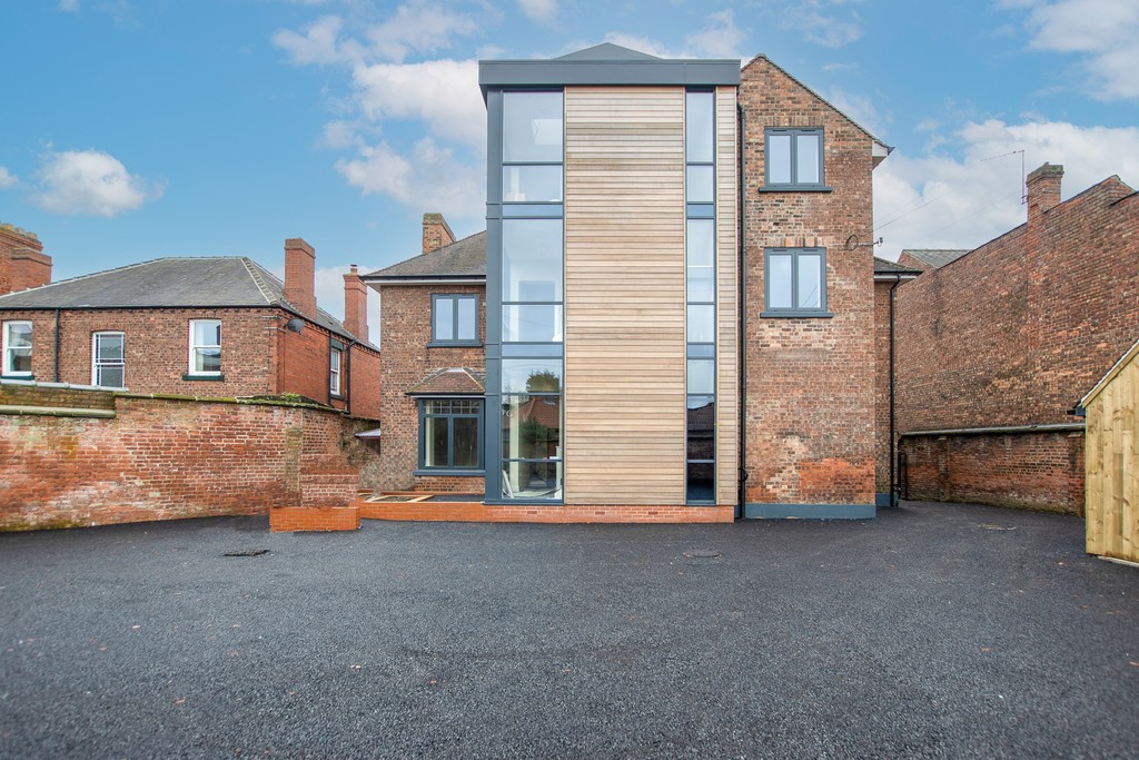 2 bed apartment for sale in South Parade, Northallerton 1