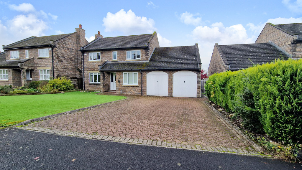 4 bed detached house for sale in Bishops Hill, Hexham 1