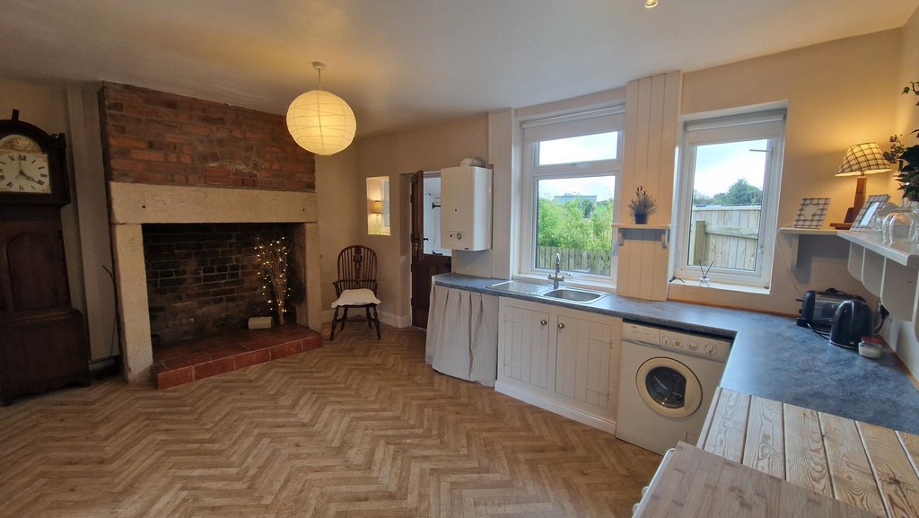 2 bed terraced house for sale in Main Road, Stocksfield 2