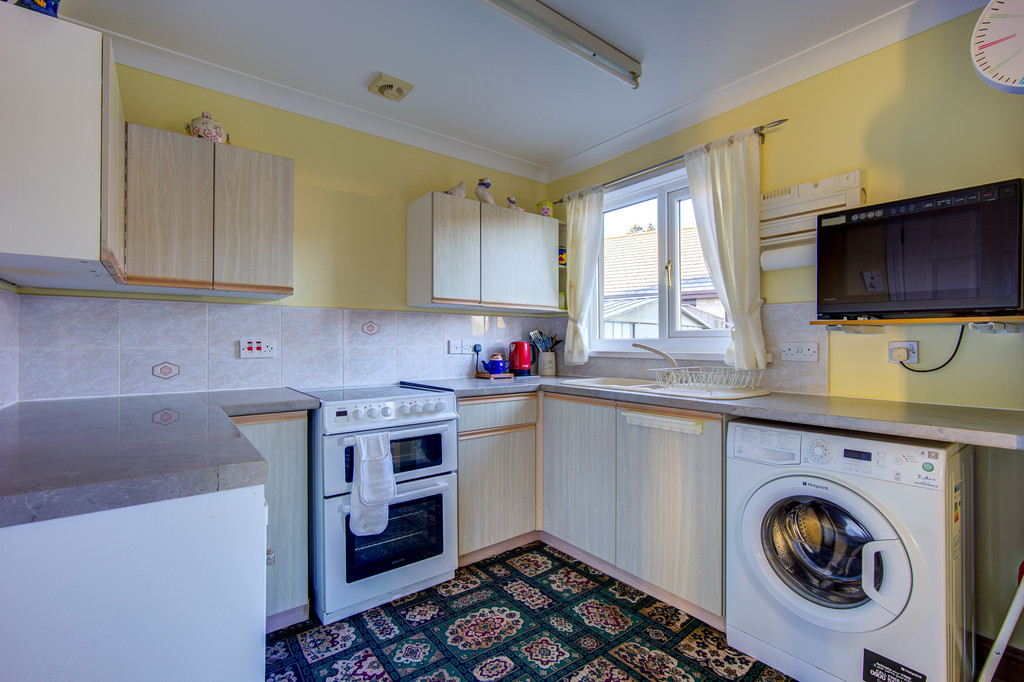 2 bed semi-detached bungalow for sale in The Cherry Trees, Newcastle Upon Tyne  - Property Image 6