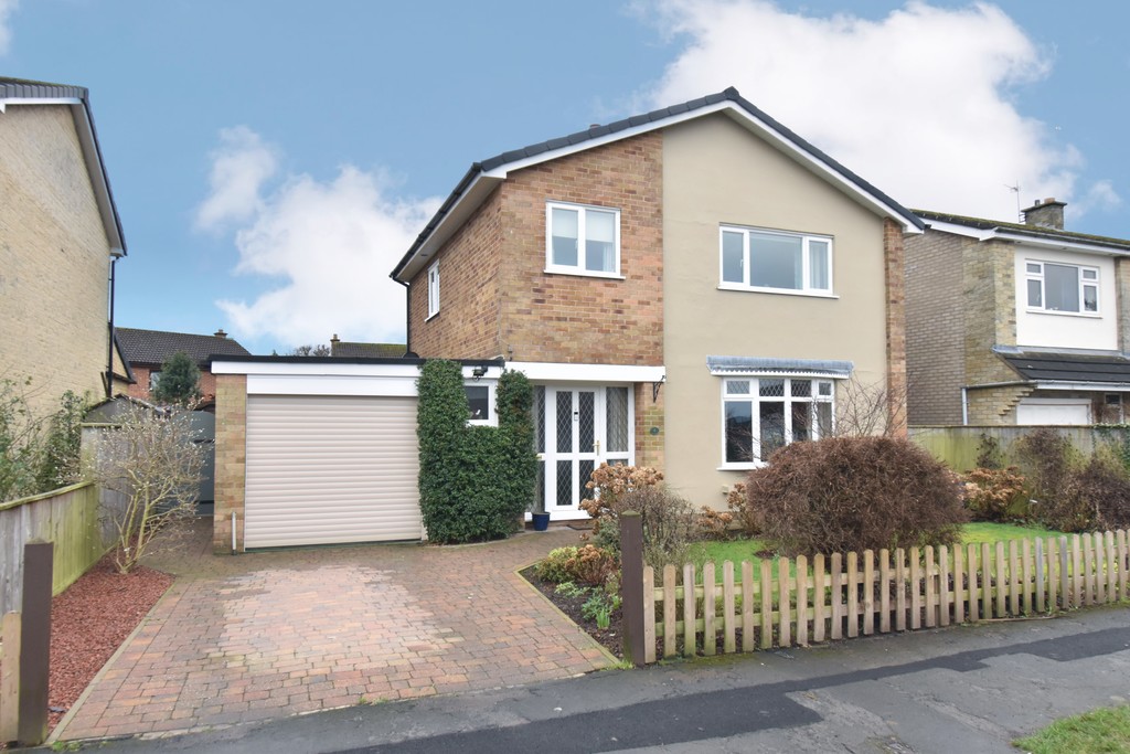 3 bed detached house for sale in Normanby Road, Northallerton  - Property Image 1