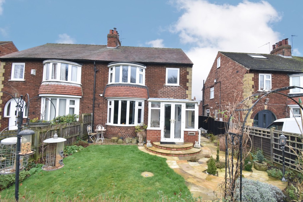 3 bed semi-detached house for sale in Quaker Lane, Northallerton 1