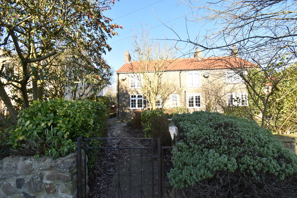 2 bed cottage for sale in Carlton Cottages, Northallerton  - Property Image 1