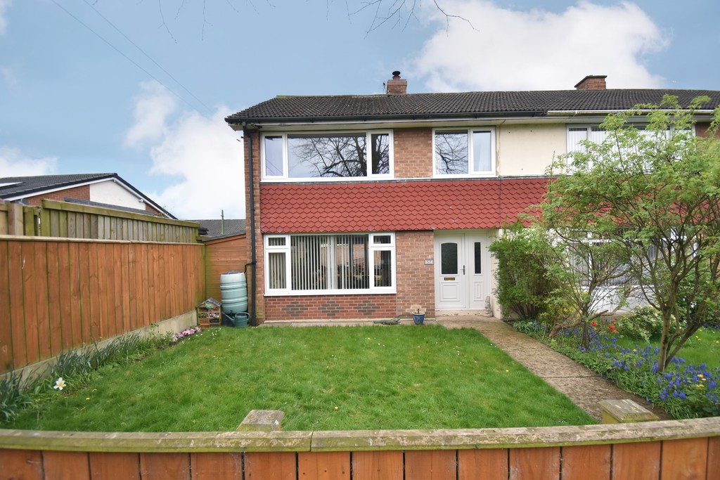 3 bed end of terrace house for sale in Oak Grove, Northallerton 1
