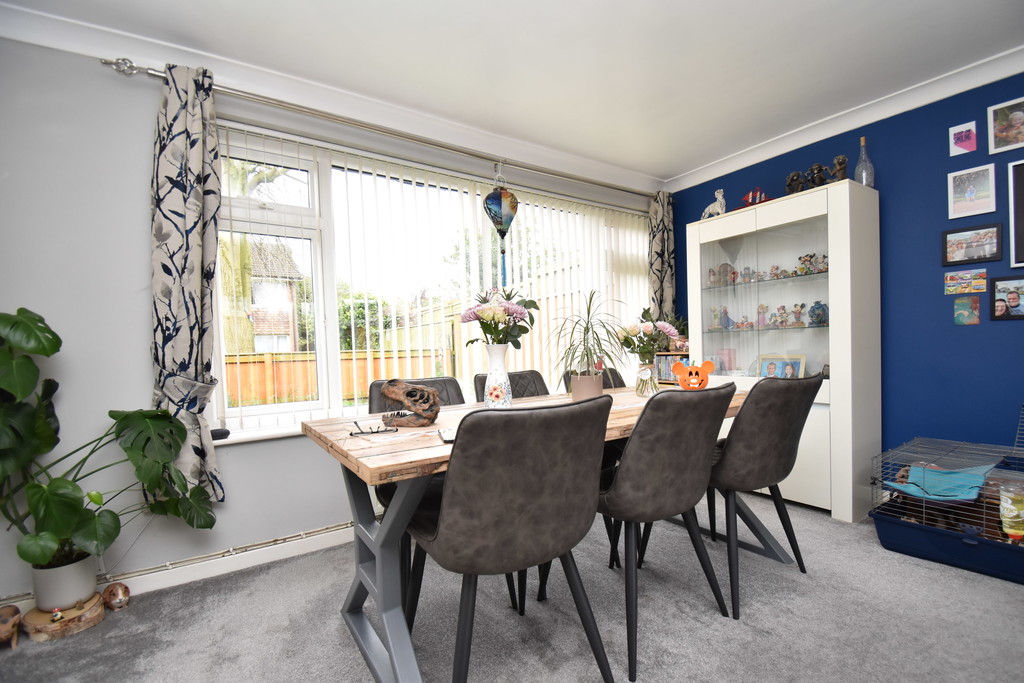 3 bed end of terrace house for sale in Oak Grove, Northallerton 2