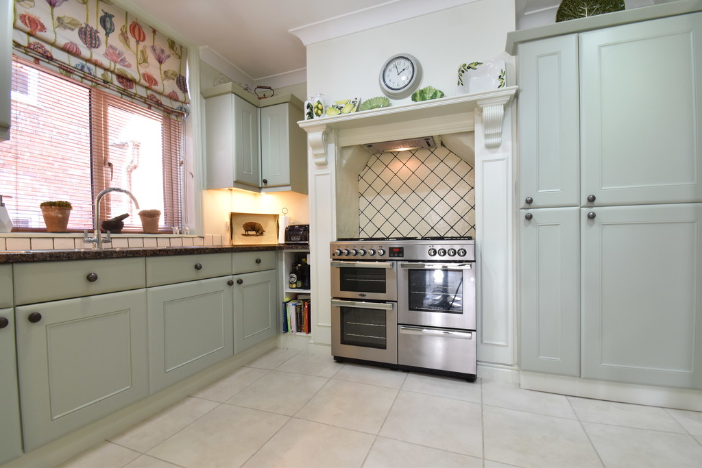5 bed detached house for sale in Thirsk Road, Northallerton  - Property Image 6