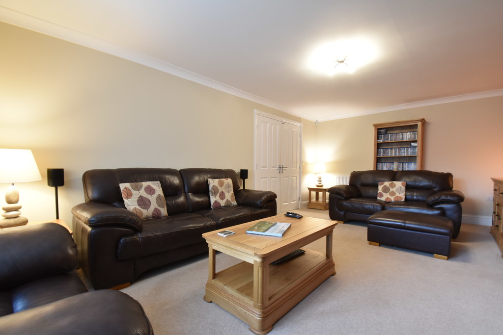5 bed detached house for sale in Oak Mount Court, Northallerton  - Property Image 8