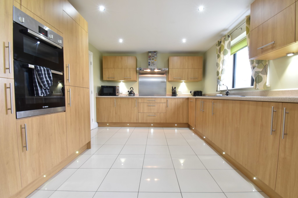 5 bed detached house for sale in Oak Mount Court, Northallerton  - Property Image 2