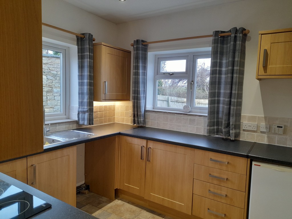 2 bed detached house to rent, Hexham 1