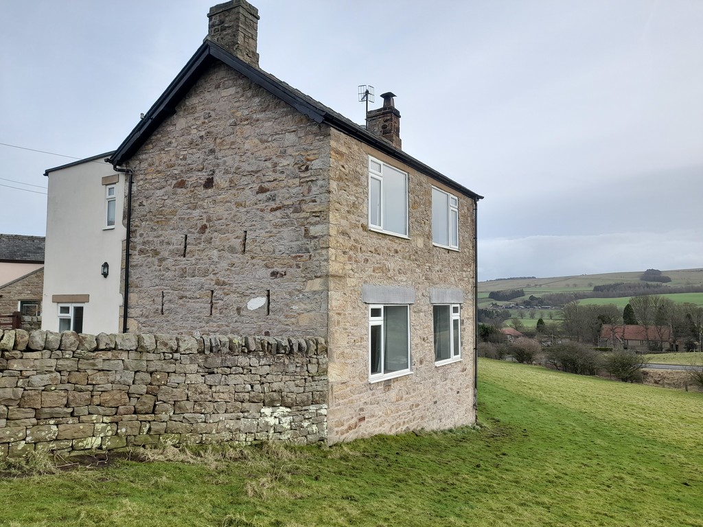 2 bed detached house to rent, Hexham 1