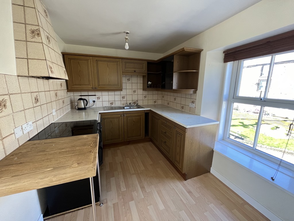 3 bed apartment to rent in Front Street, Hexham 2