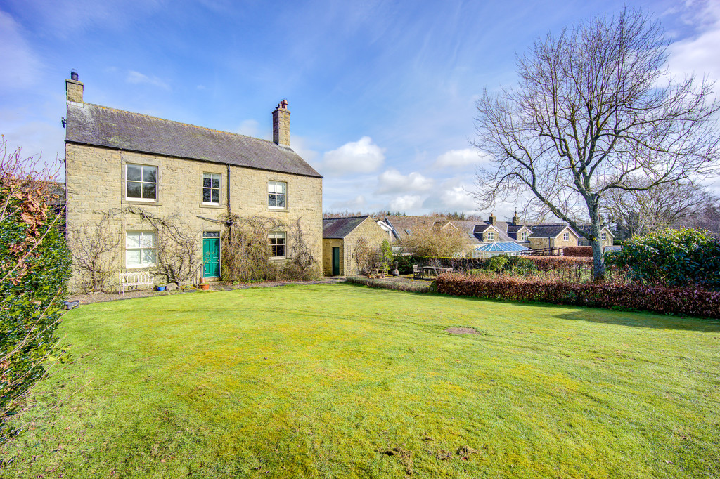 4 bed detached house for sale, Hexham 1