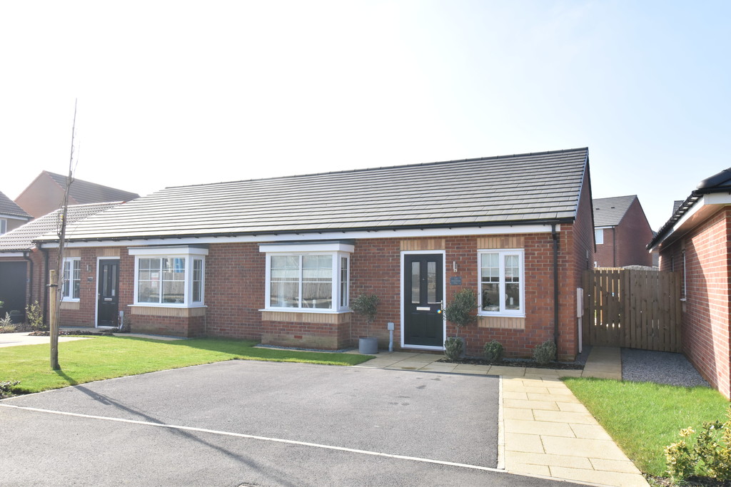 2 bed semi-detached bungalow for sale in Runnymede Way, Northallerton 1
