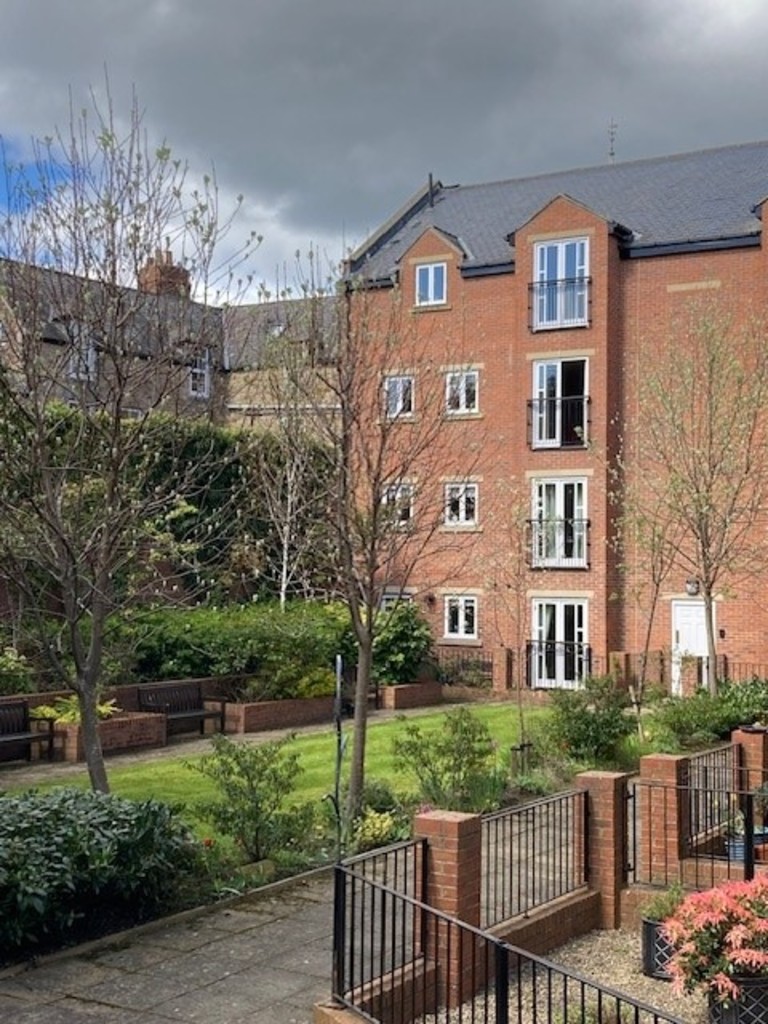 2 bed apartment for sale in Battle Hill, Hexham 1