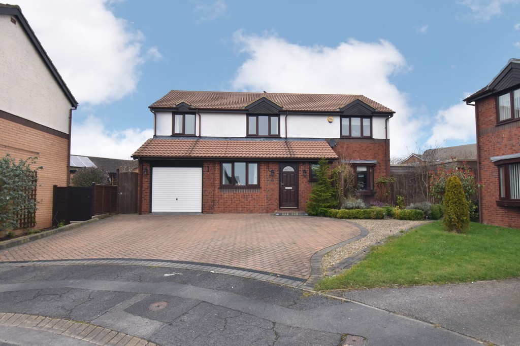 5 bed detached house for sale in St. Stephens Gardens, Northallerton 1