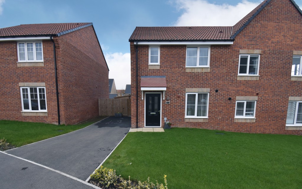 3 bed semi-detached house for sale in Aumale Road, Northallerton  - Property Image 1
