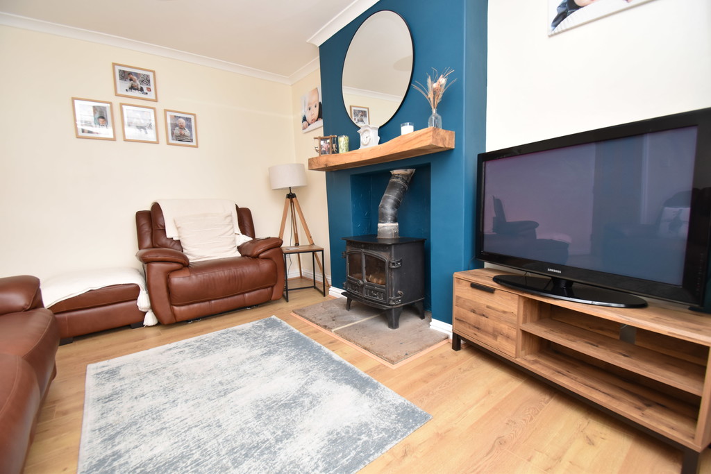 3 bed end of terrace house for sale in Front Street, Northallerton 2