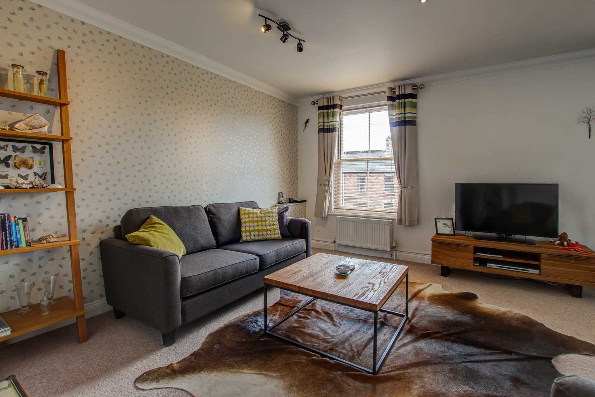 2 bed flat for sale in Salisbury Road, Blandford Forum  - Property Image 6